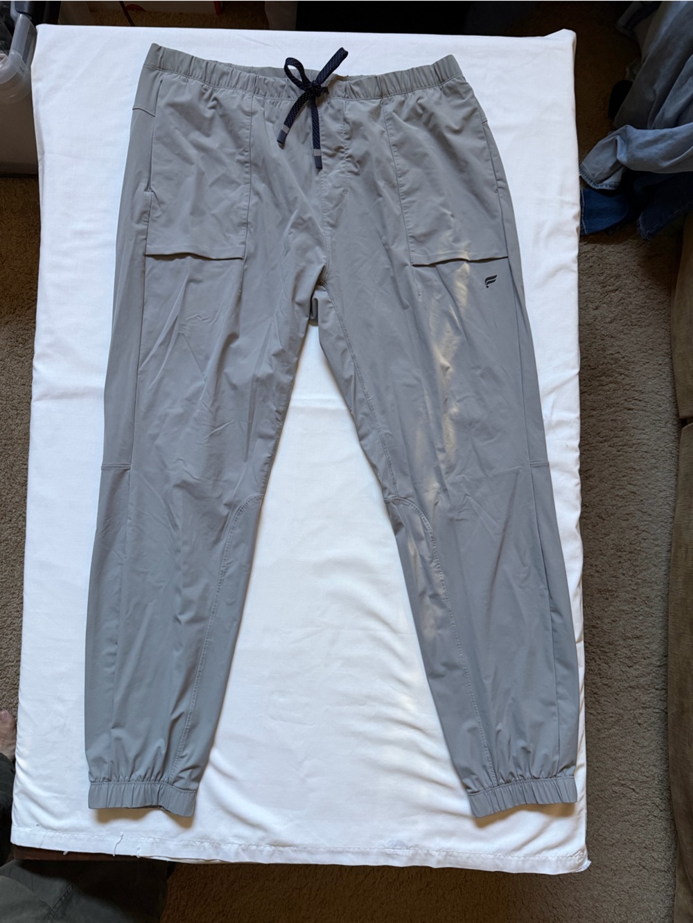 Fabletics Men's Light Gray Athletic Joggers